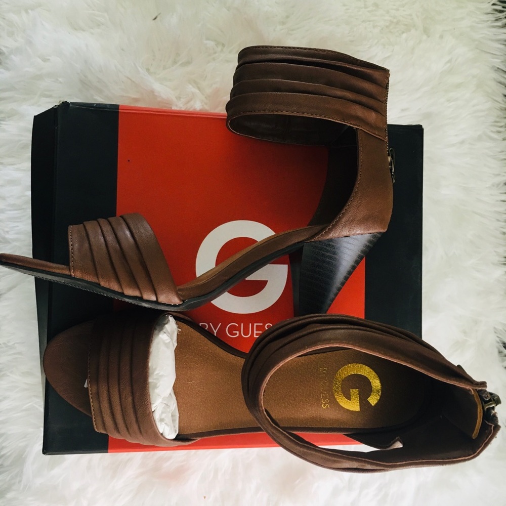 ✨New Guess Heels✨ - Picture 2 of 2